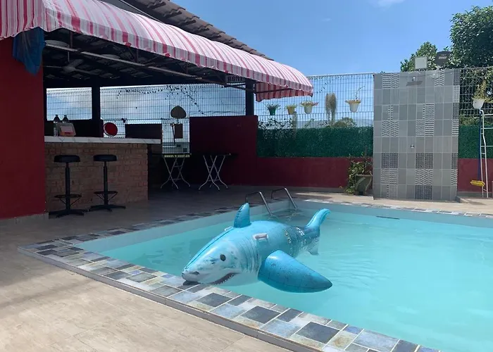 Homestay Kasih Alza -Ada 2 Unit - View Sawah Padi , Private Pool -Prefer Direct Booking-