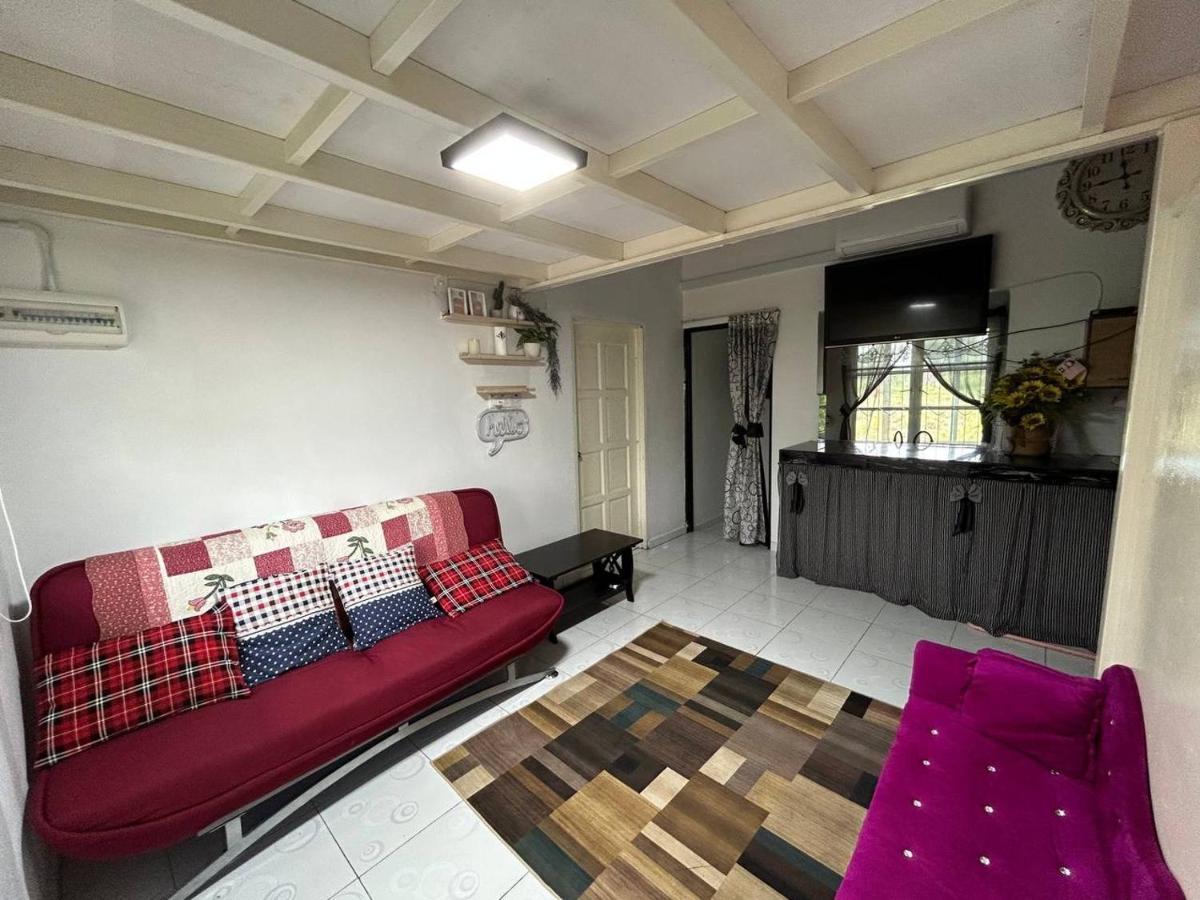 Holiday home Kasih Alza -ada 2 Unit - View Sawah Padi , Private Pool -prefer Direct Booking-