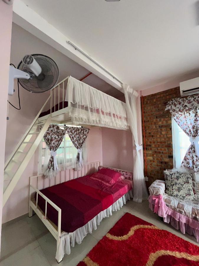 Kasih Alza -ada 2 Unit - View Sawah Padi , Private Pool -prefer Direct Booking-