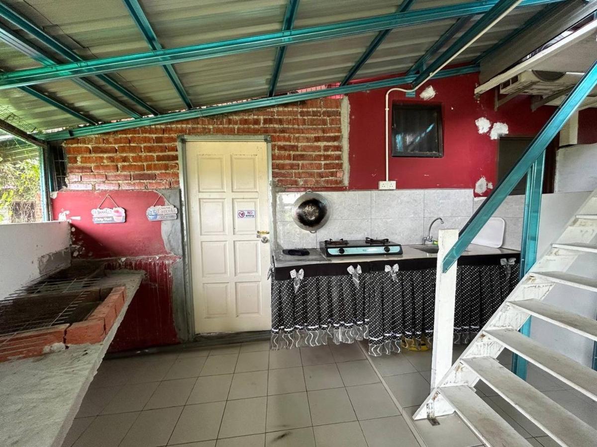 Holiday home Kasih Alza -ada 2 Unit - View Sawah Padi , Private Pool -prefer Direct Booking- Malacca