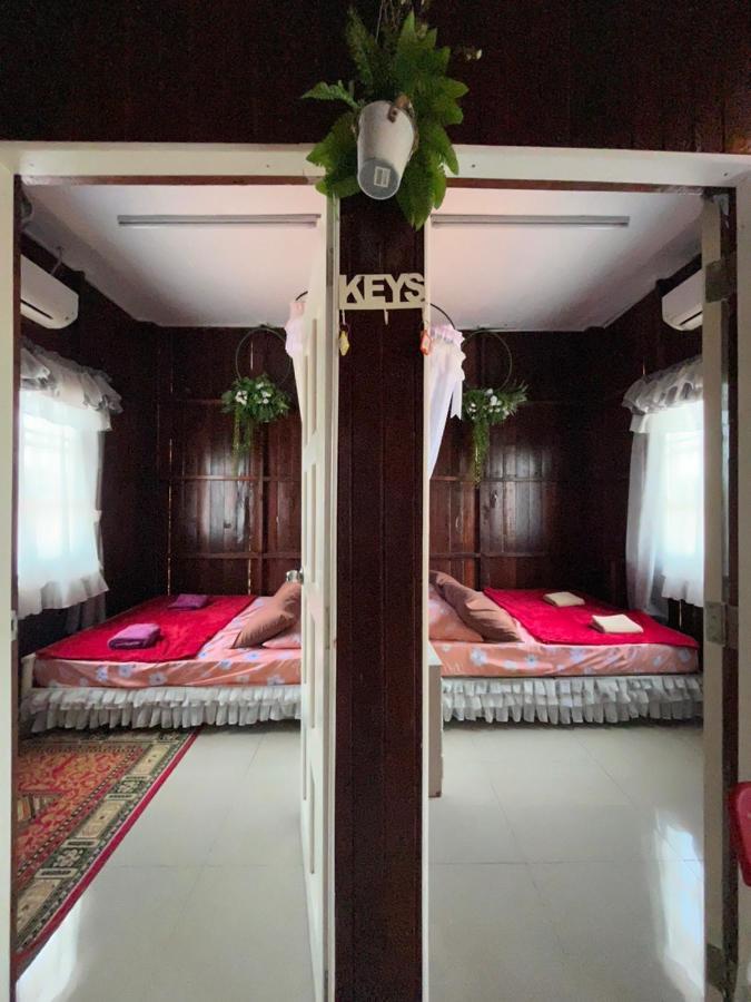 Kasih Alza -ada 2 Unit - View Sawah Padi , Private Pool -prefer Direct Booking- Holiday home Malacca