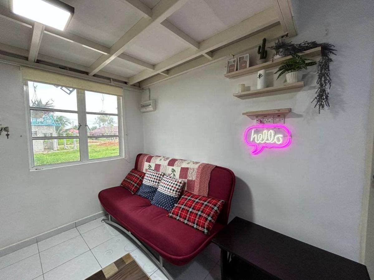 Kasih Alza -ada 2 Unit - View Sawah Padi , Private Pool -prefer Direct Booking- Malacca