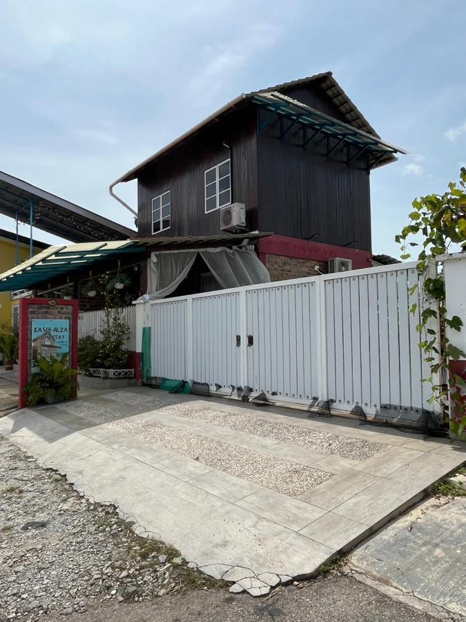 Holiday home Kasih Alza -ada 2 Unit - View Sawah Padi , Private Pool -prefer Direct Booking- *