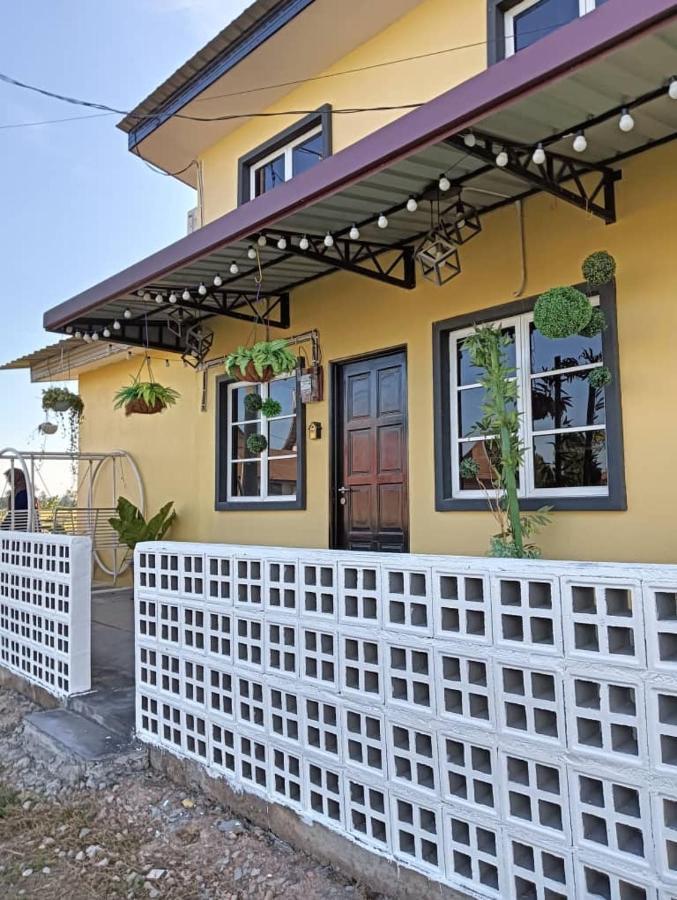 Kasih Alza -ada 2 Unit - View Sawah Padi , Private Pool -prefer Direct Booking- Holiday home Malacca