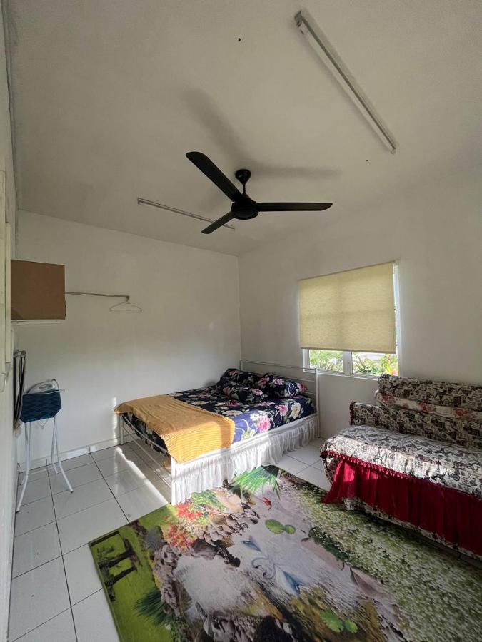 Kasih Alza -ada 2 Unit - View Sawah Padi , Private Pool -prefer Direct Booking- Holiday home Malacca
